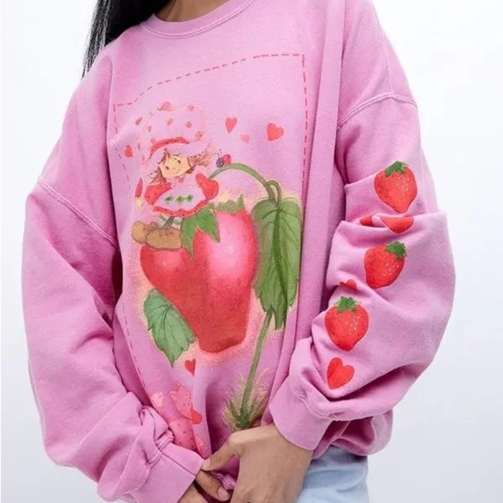 Pacsun Strawberry Shortcake Love & Berries Oversized Sweatshirt